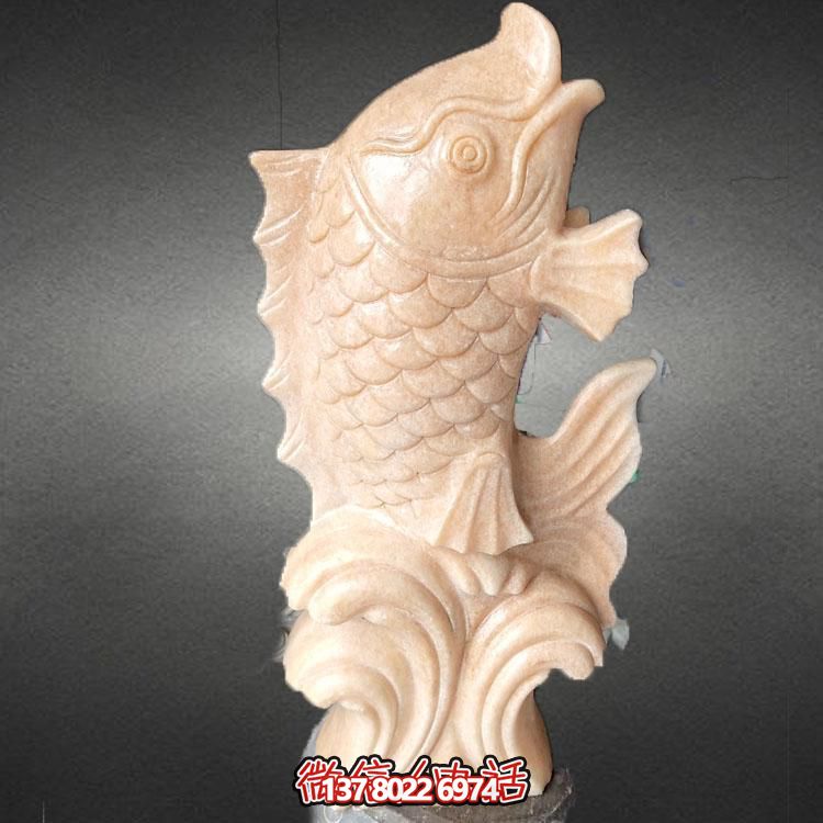 集大理石石雕、水景擺件、鯉魚雕塑于一體的精美藝術(shù)品