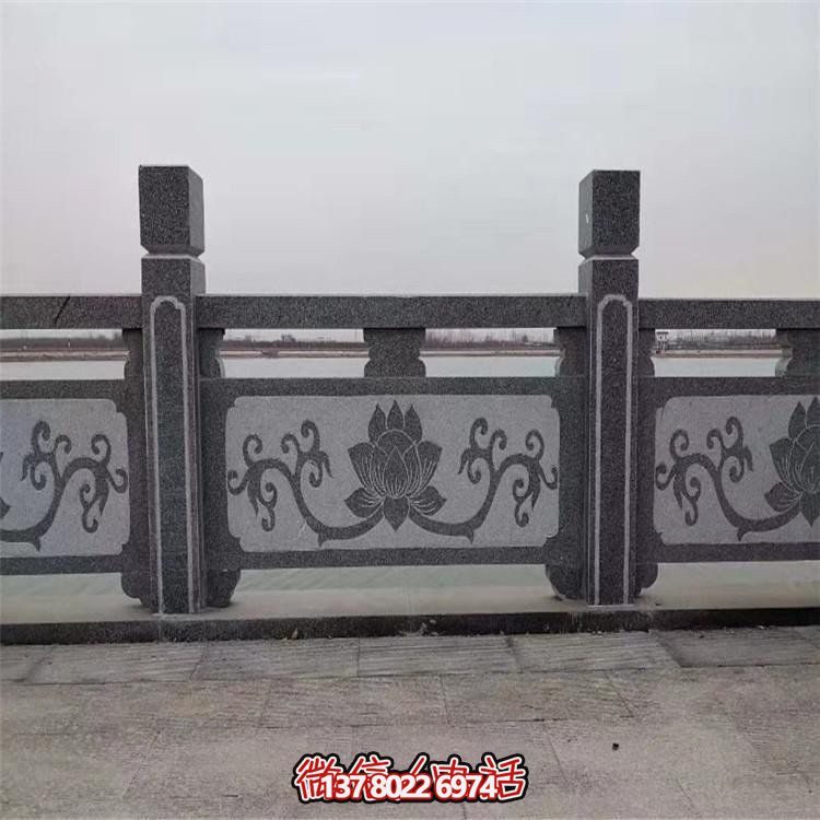 花崗巖護(hù)欄——完美結(jié)合精美雕刻與經(jīng)典欄桿扶手，為寺廟景點(diǎn)帶來外觀華麗的裝飾