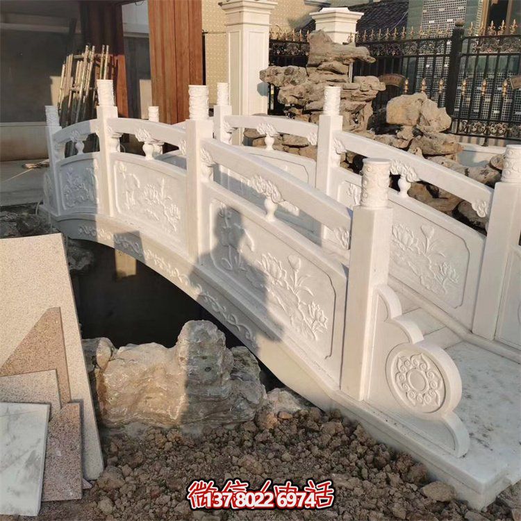 精美大理石雕刻欄桿，為景區(qū)公園拱橋添加裝飾美感和防護功能