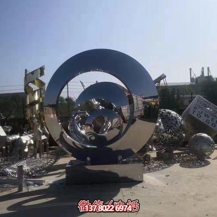 不銹鋼抽象幾何雕塑，鏡面圓環(huán)裝飾廣場、園林