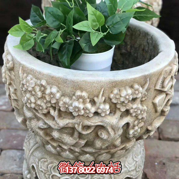 精美藝術(shù)石雕花盆，讓繁復多彩的花紋與浮雕結(jié)合，打造出精美的大理石雕塑