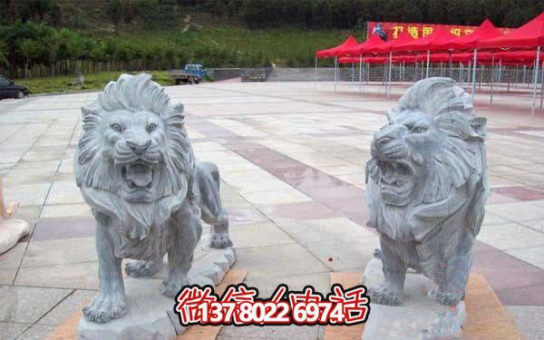 大型石雕獅子雕塑，給景區(qū)帶來(lái)濃厚的歷史氛圍