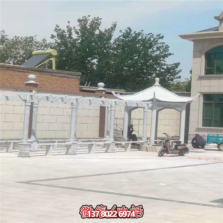 仿古涼亭，大理石裝飾，搭配花架，為別墅院子增添份量