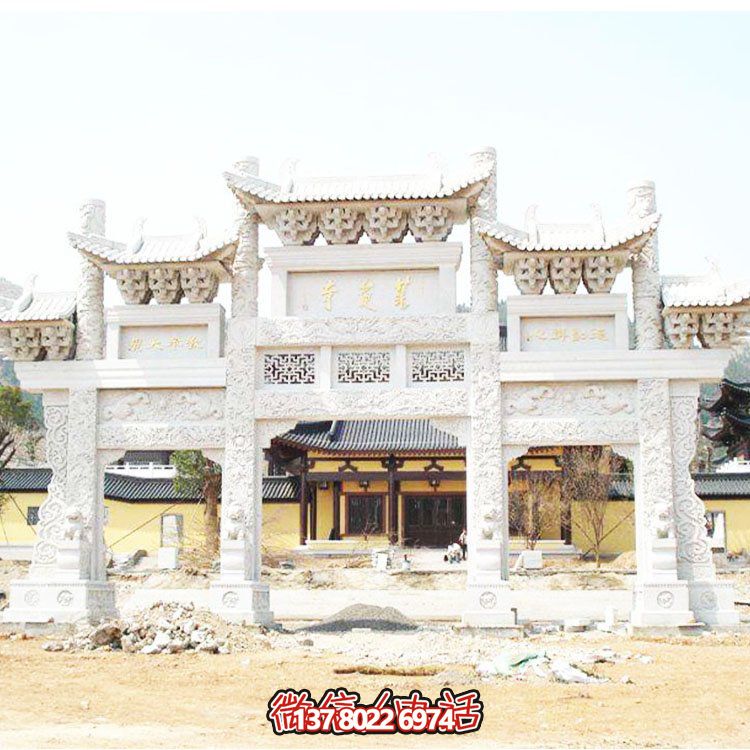 精細(xì)工藝刻石牌坊，裝點小區(qū)村口