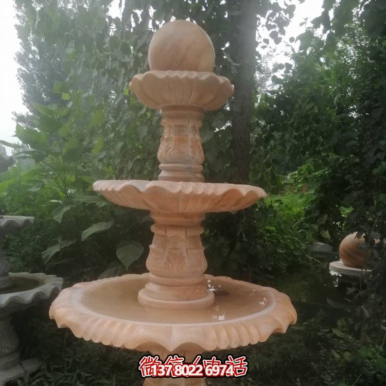 紅色多層噴泉擺件，晚霞下的庭院更加美麗