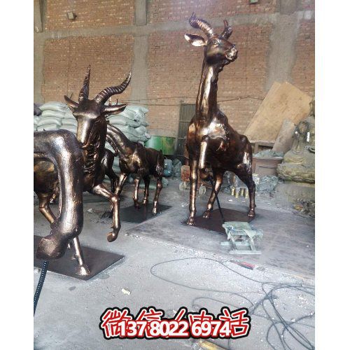 大型梅花鹿銅雕雕塑，裝點(diǎn)別墅小區(qū)