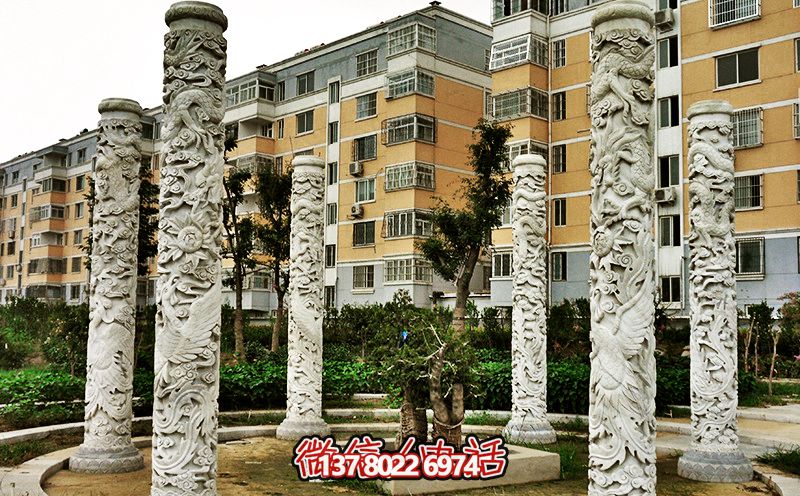 精美大理石浮雕龍柱，裝點小區(qū)花園