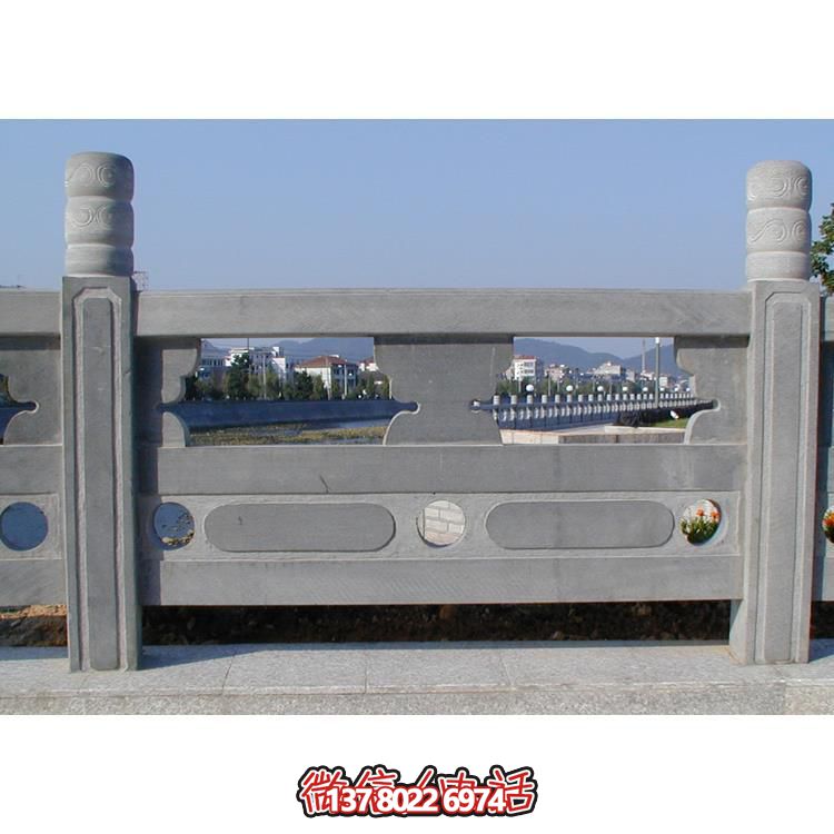 青石雕刻欄桿欄板，點(diǎn)綴美麗河道