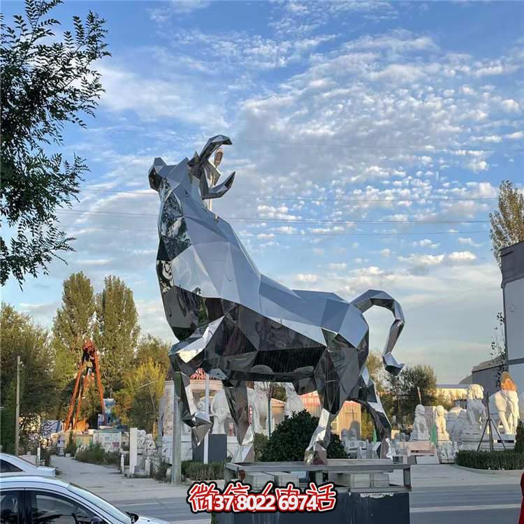 大型不銹鋼牛雕塑，拋光切面