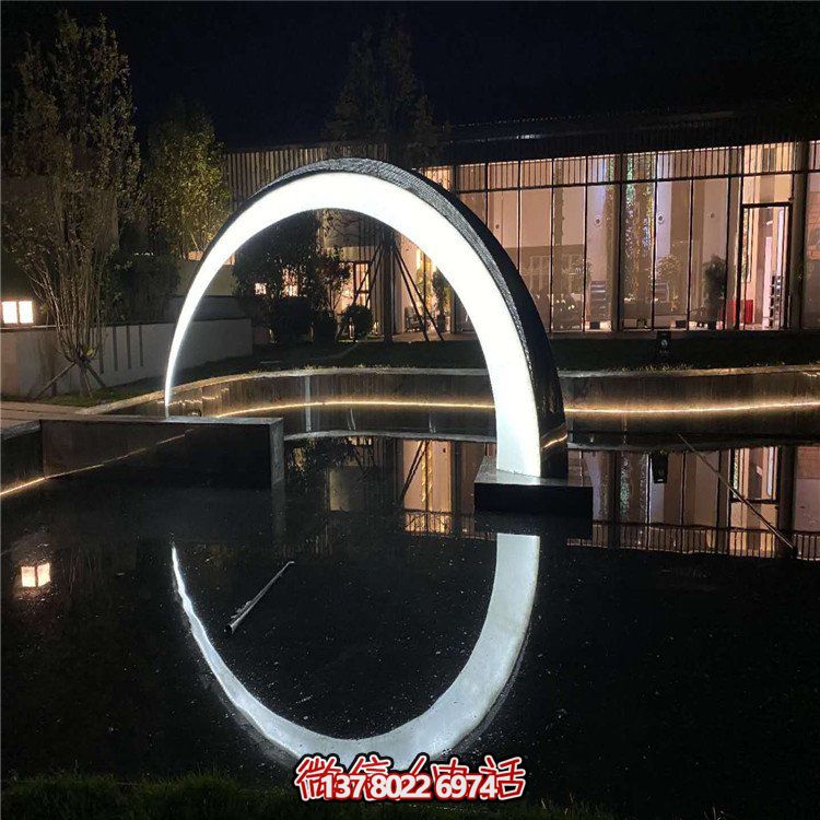 不銹鋼發(fā)光圓環(huán)雕塑，點亮戶外園林景觀