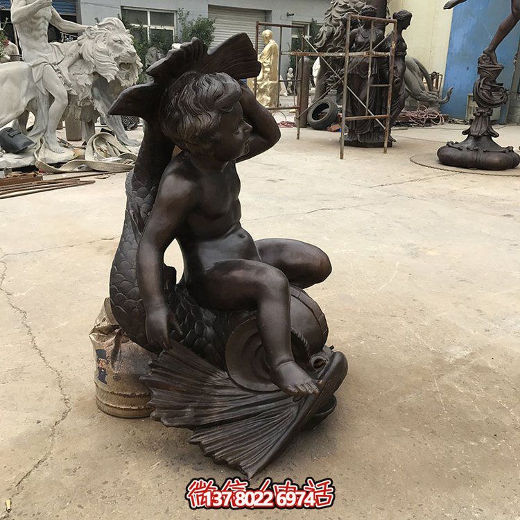 創(chuàng)意銅雕魚(yú)坐椅，讓兒童享受景觀之美