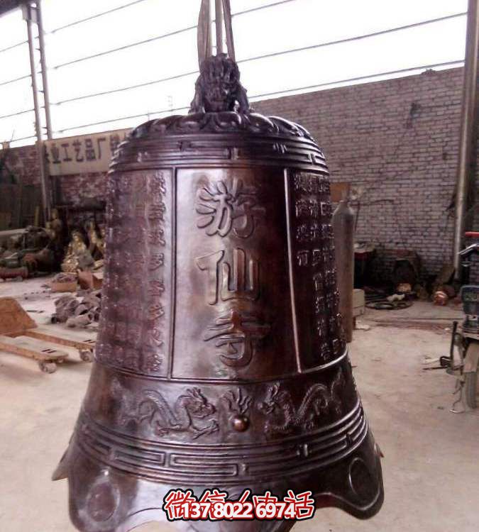 傳統(tǒng)工藝精雕黃銅掛鐘，傳承古老祈福文化