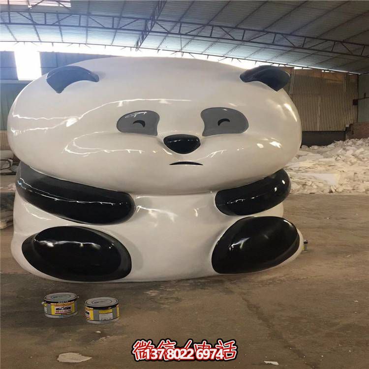 玻璃鋼雕塑熊貓公仔，環(huán)?？ㄍ〝[放裝飾商場