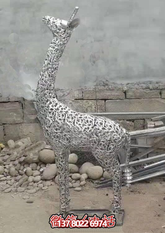 以藝術(shù)打造不銹鋼小鹿雕塑，讓?xiě)敉鈭@林景觀更加鏤空精美