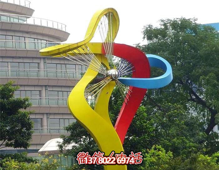 美輪美奐的不銹鋼彩虹舞景觀雕塑，點綴小區(qū)環(huán)境
