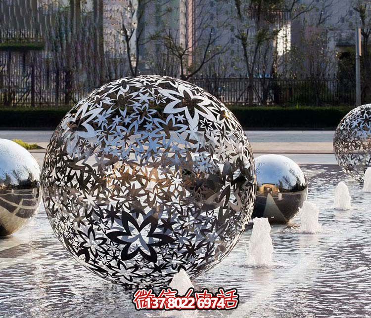 不銹鋼噴泉球雕塑，創(chuàng)意點(diǎn)亮廣場
