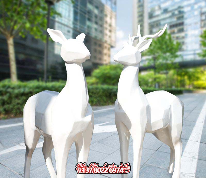 玻璃鋼梅花鹿雕塑，為你的廣場(chǎng)增添經(jīng)典藝術(shù)氣息
