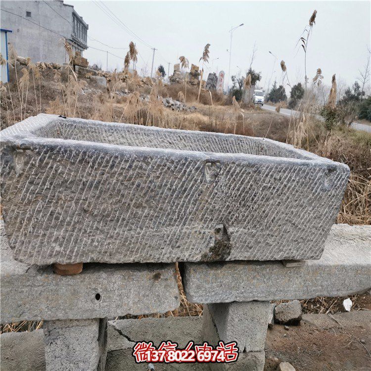 原石石槽，讓空間更加安靜祥和