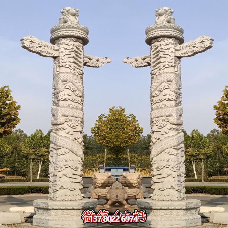 精美大理石手工雕刻龍紋華表雕塑，點綴廣場美景