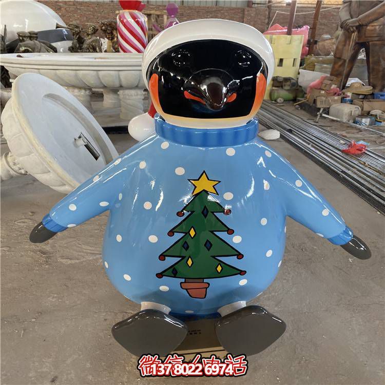 玻璃鋼游樂場，彩繪企鵝小品雕塑精美擺放