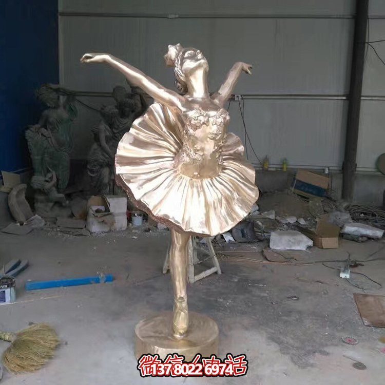 不銹鋼雕塑，給您的園林、廣場(chǎng)增添抽象跳舞的人物精彩！