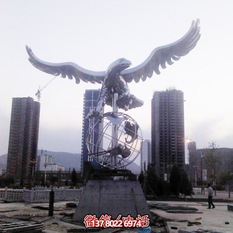 不銹鋼老鷹雕塑，點綴戶外園林景觀