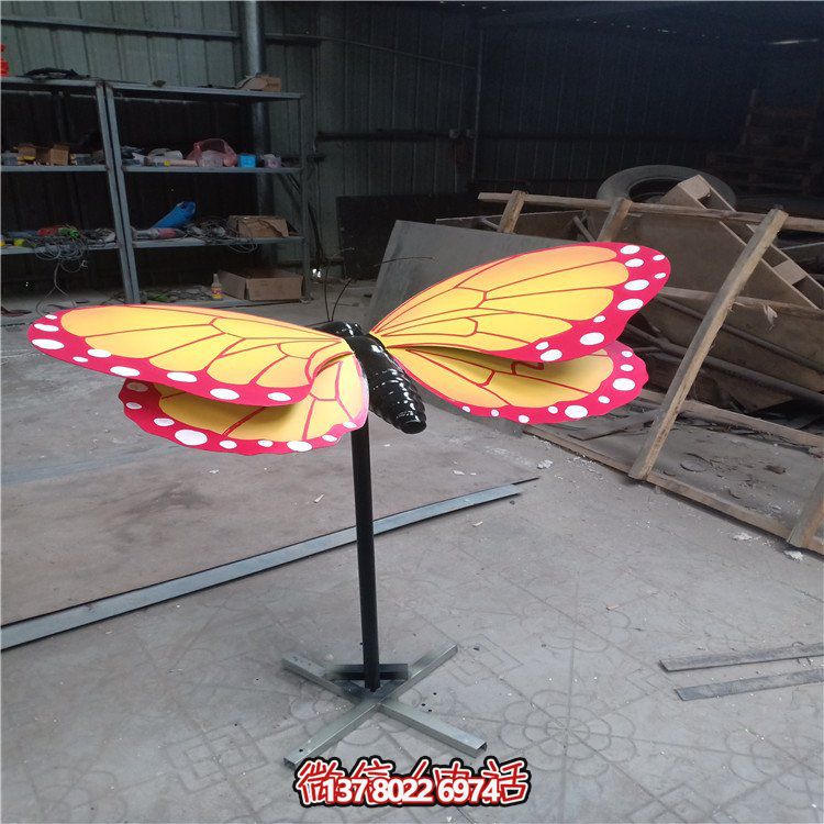 不銹鋼仿真蝴蝶雕塑，藝術(shù)性融入綠蔭公園