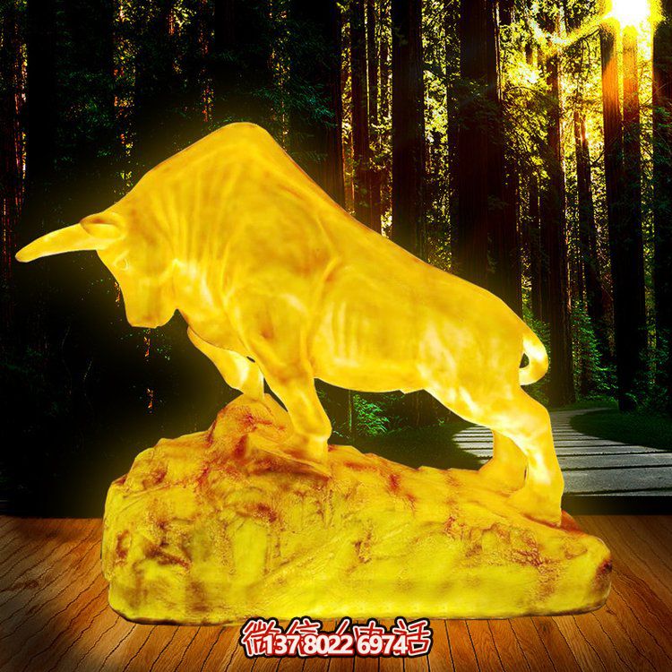 玻璃鋼拓荒牛景觀燈，拓展景區(qū)公園草坪環(huán)境亮化