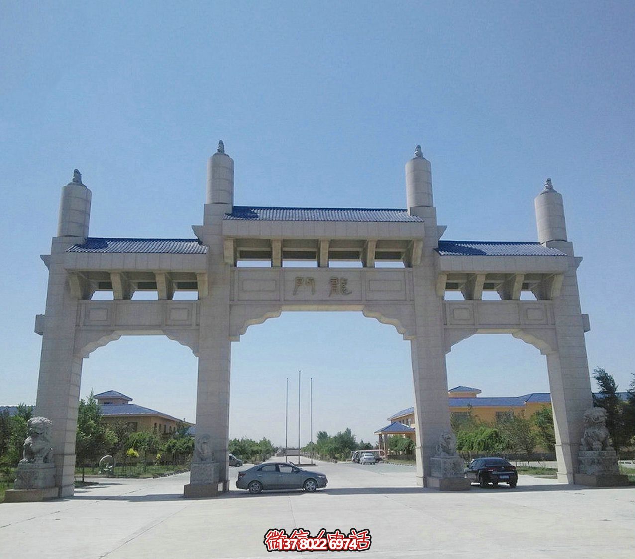 精致的大理石牌坊雕塑，為企業(yè)廠區(qū)增添精致的視覺(jué)氛圍