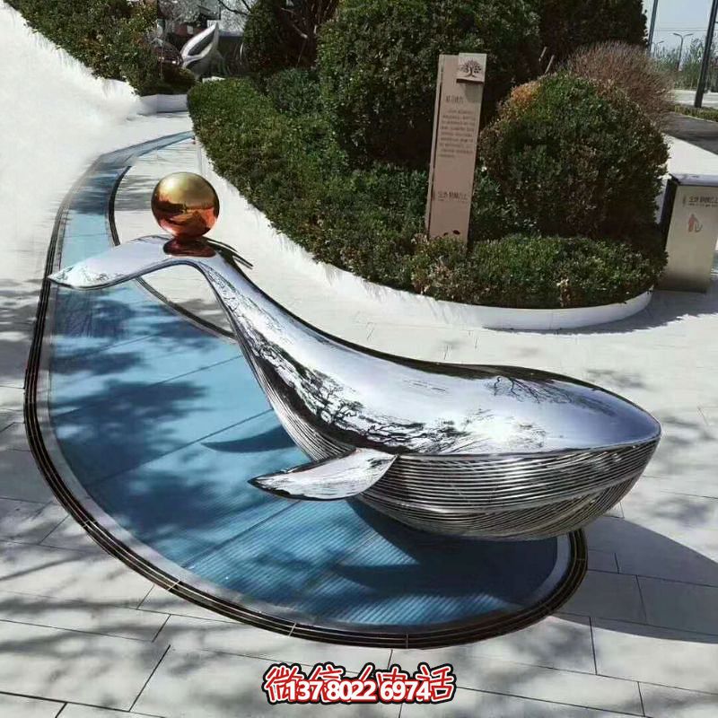 綠色創(chuàng)意玻璃鋼鯨魚(yú)雕塑